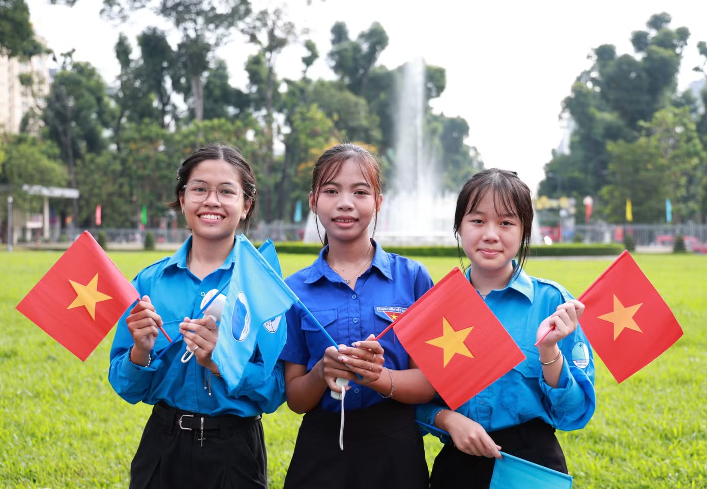 Trung tâm TPHCM trong thời khắc tròn 51 năm thống nhất đất nước - Ảnh 8.