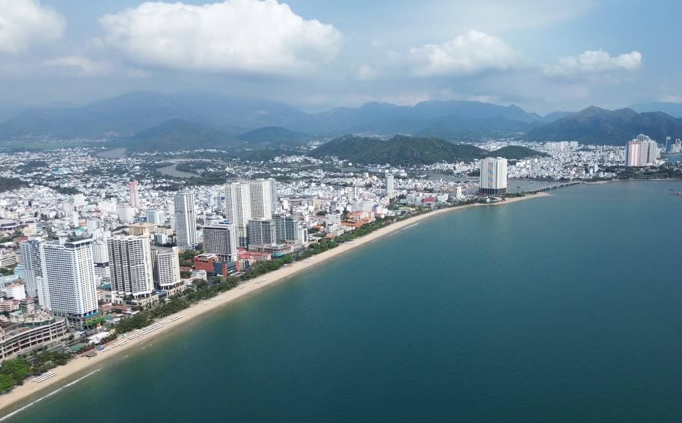 Nha Trang hiện là trung tâm phát triển của tỉnh Khánh Hòa. Khánh Hòa được Chính phủ quy hoạch phát triển như thế nào trong 50 năm tới? - Ảnh 1.