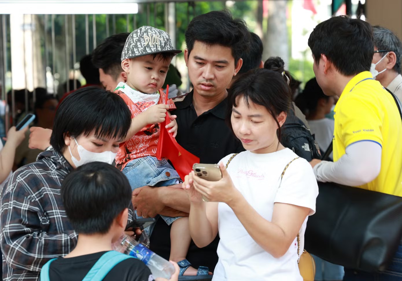 Trung tâm TPHCM trong thời khắc tròn 51 năm thống nhất đất nước - Ảnh 4.