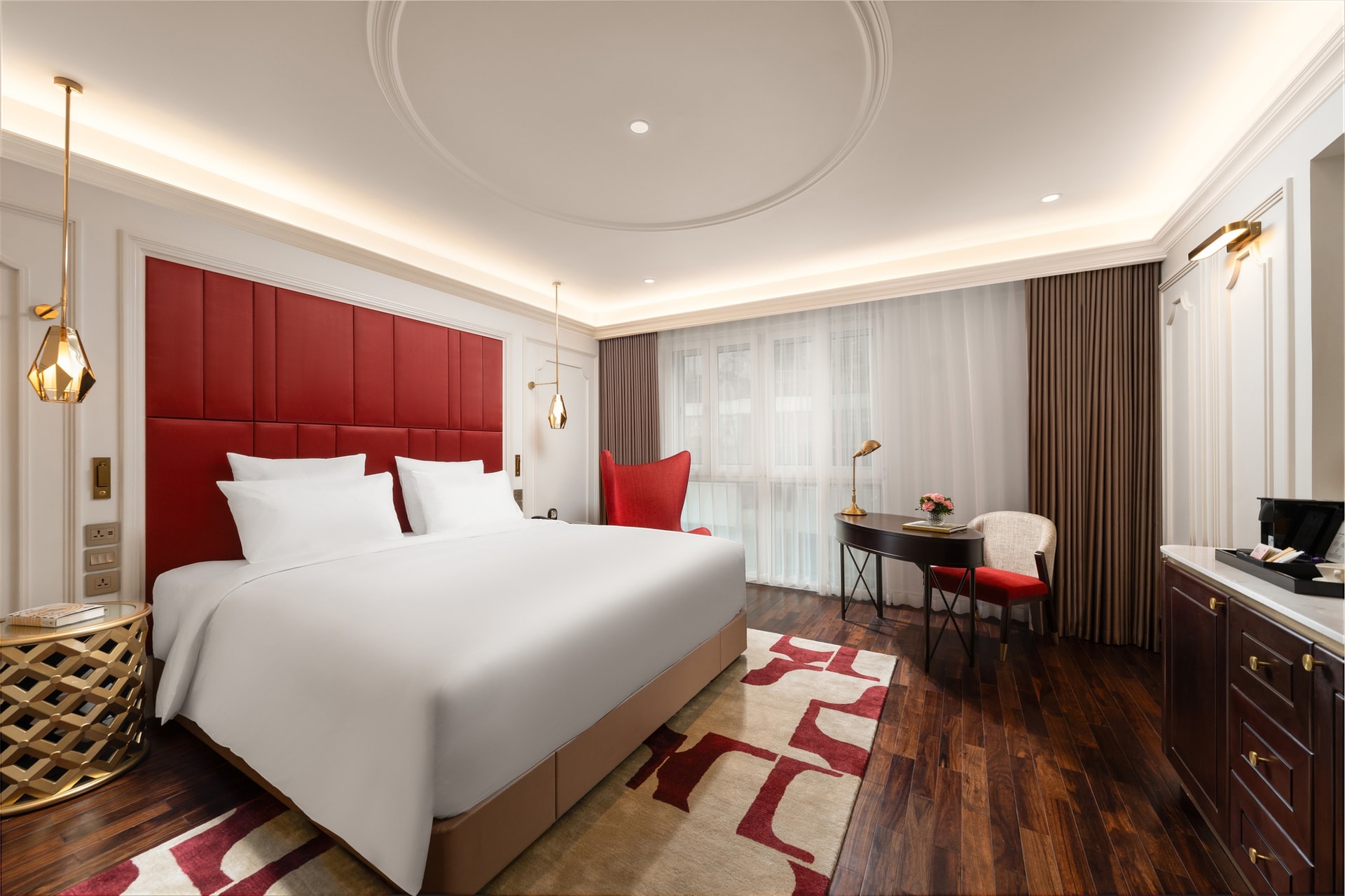 Hà Nội có 'Nhà hát lớn' thứ 2: Là công trình tiên phong đưa 600m2 pin năng lượng mặt trời trên mái, kiến trúc châu Âu độc đáo- Ảnh 4. Hà Nội có 'Nhà hát lớn' thứ 2: Là công trình tiên phong đưa 600m2 pin năng lượng mặt trời trên mái, kiến trúc châu Âu độc đáo- Ảnh 4.