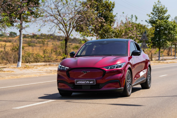 Cơ hội ngàn năm có một cho khách Việt: Mustang Mach-E giảm gần 1 tỷ, miễn phí sạc 5 năm, hỗ trợ khẩn cấp 24/7