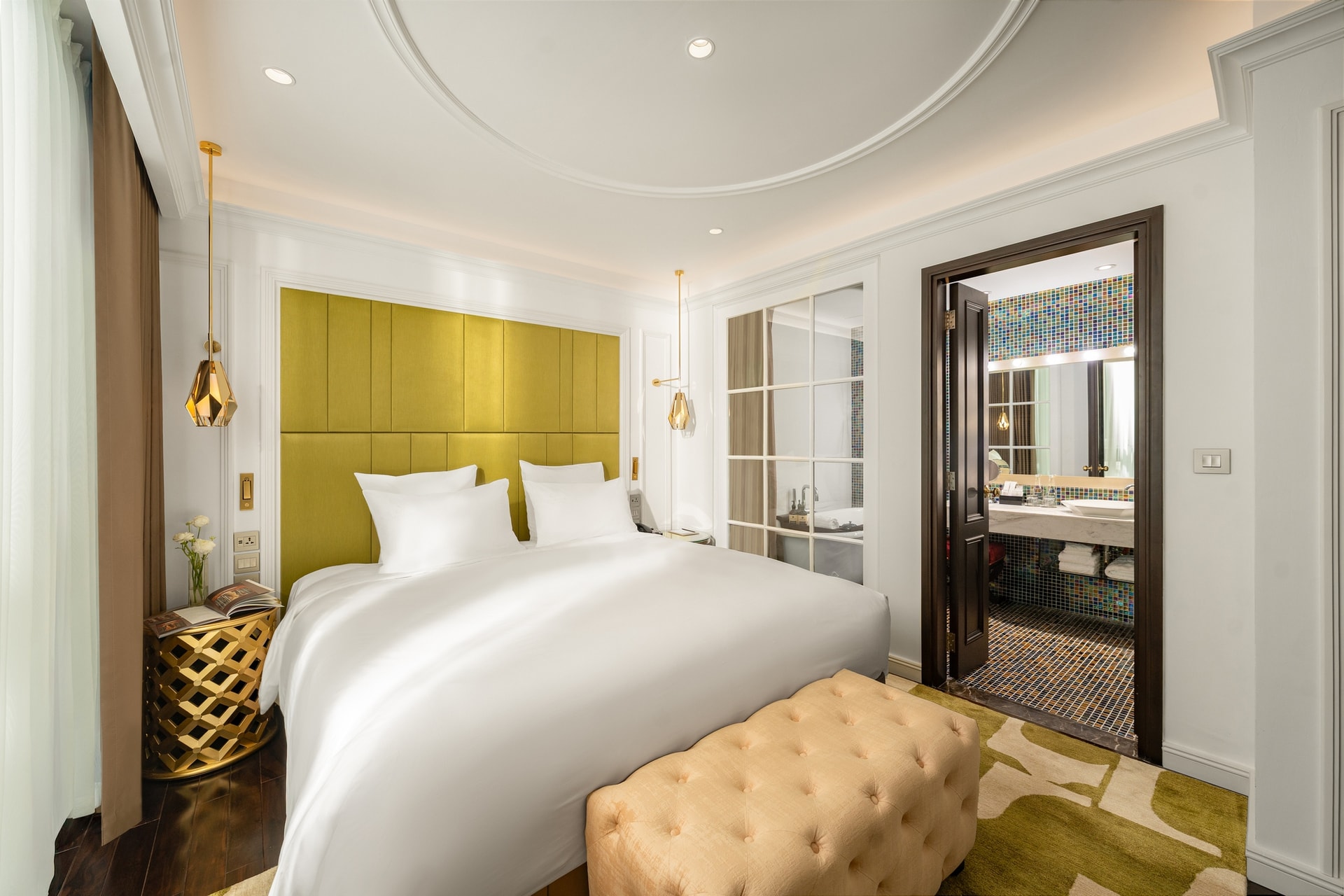 Hà Nội có 'Nhà hát lớn' thứ 2: Là công trình tiên phong đưa 600m2 pin năng lượng mặt trời trên mái, kiến trúc châu Âu độc đáo- Ảnh 5. Hà Nội có 'Nhà hát lớn' thứ 2: Là công trình tiên phong đưa 600m2 pin năng lượng mặt trời trên mái, kiến trúc châu Âu độc đáo- Ảnh 5.