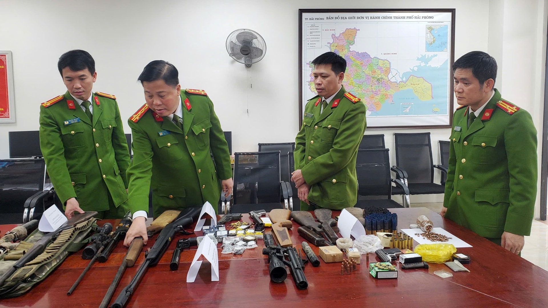 Khám xét nơi ở, bắt giam cựu VĐV bắn súng Hoàng Sơn - Ảnh 1.