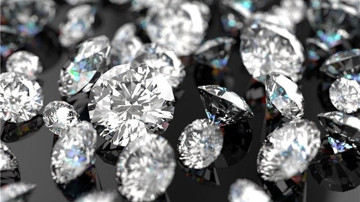 Dự báo cơ cấu rổ VN-Diamond quý II/2026: Một mã BĐS có nguy cơ bị loại, các quỹ gom 5,5 triệu cổ phiếu FPT