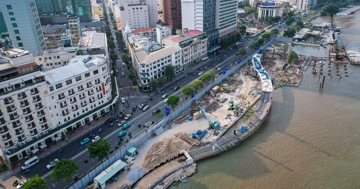 TP giàu nhất Việt Nam sắp hoàn thiện cầu đi bộ vượt sông 1.000 tỷ: Kiến trúc lá dừa nước, doanh nghiệp thực phẩm tài trợ kinh phí