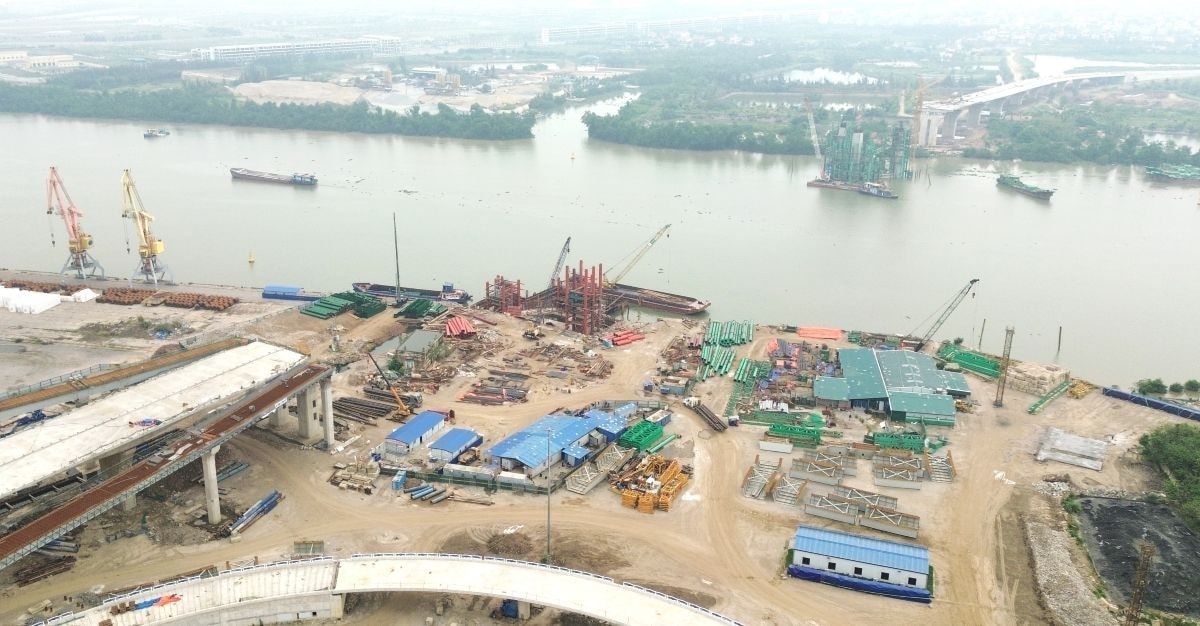 Thành phố nhỏ nhất Việt Nam sắp hoàn thành cầu dây văng 6.200 tỷ, mở lối đến trung tâm hành chính mới- Ảnh 1. Thành phố nhỏ nhất Việt Nam sắp hoàn thành cầu dây văng 6.200 tỷ, mở lối đến trung tâm hành chính mới- Ảnh 1.