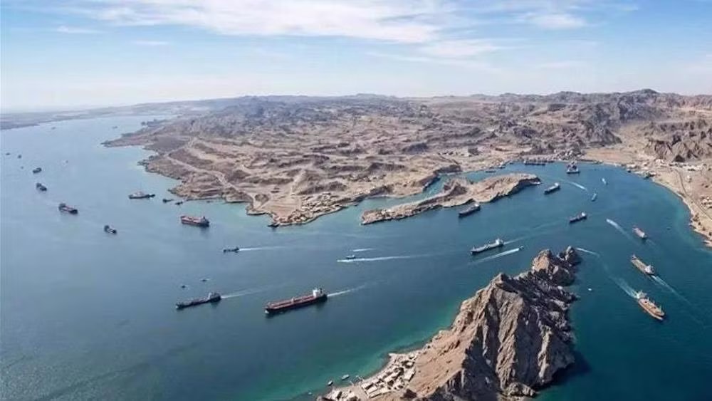 Oman và Iran đàm phán 'mở lối' cho eo biển Hormuz - Ảnh 1.