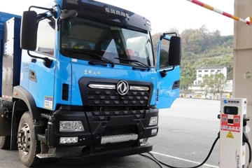 Thế giới lo thiếu dầu, Trung Quốc ‘đi trước một bước’: Xe tải điện bùng nổ 182%, chi phí chỉ bằng một nửa xe diesel