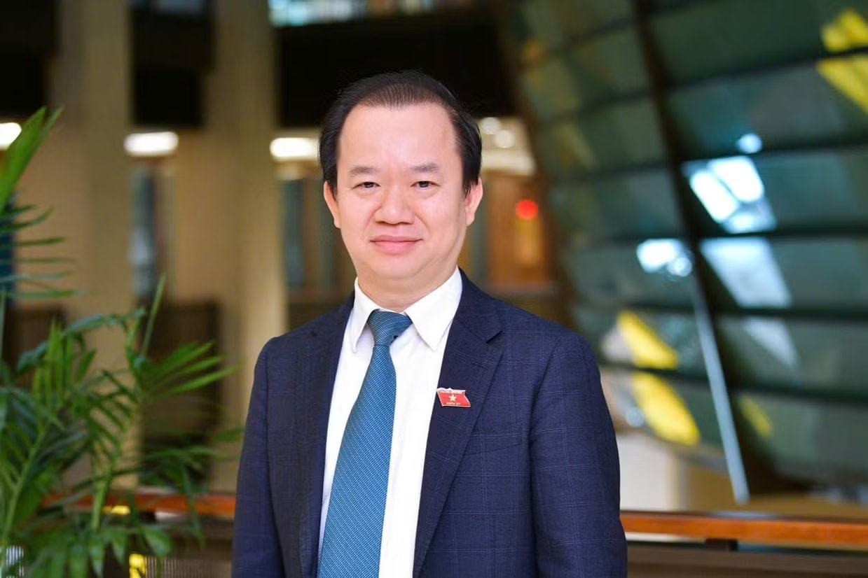 Đại biểu Quốc hội Bùi Hoài Sơn (đoàn Hà Nội). Nhất thể hóa chức danh Tổng Bí thư, Chủ tịch nước đáp ứng yêu cầu thực tiễn - Ảnh 2.