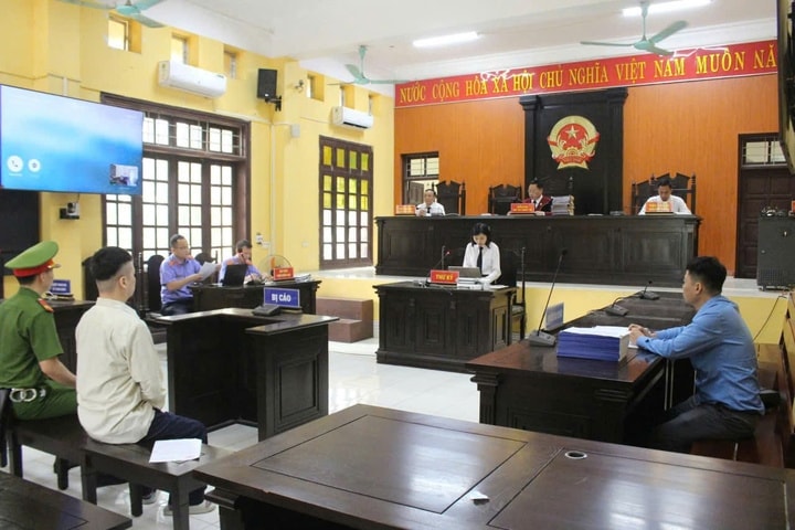 bị cáo Lê Việt Hùng tại tòa