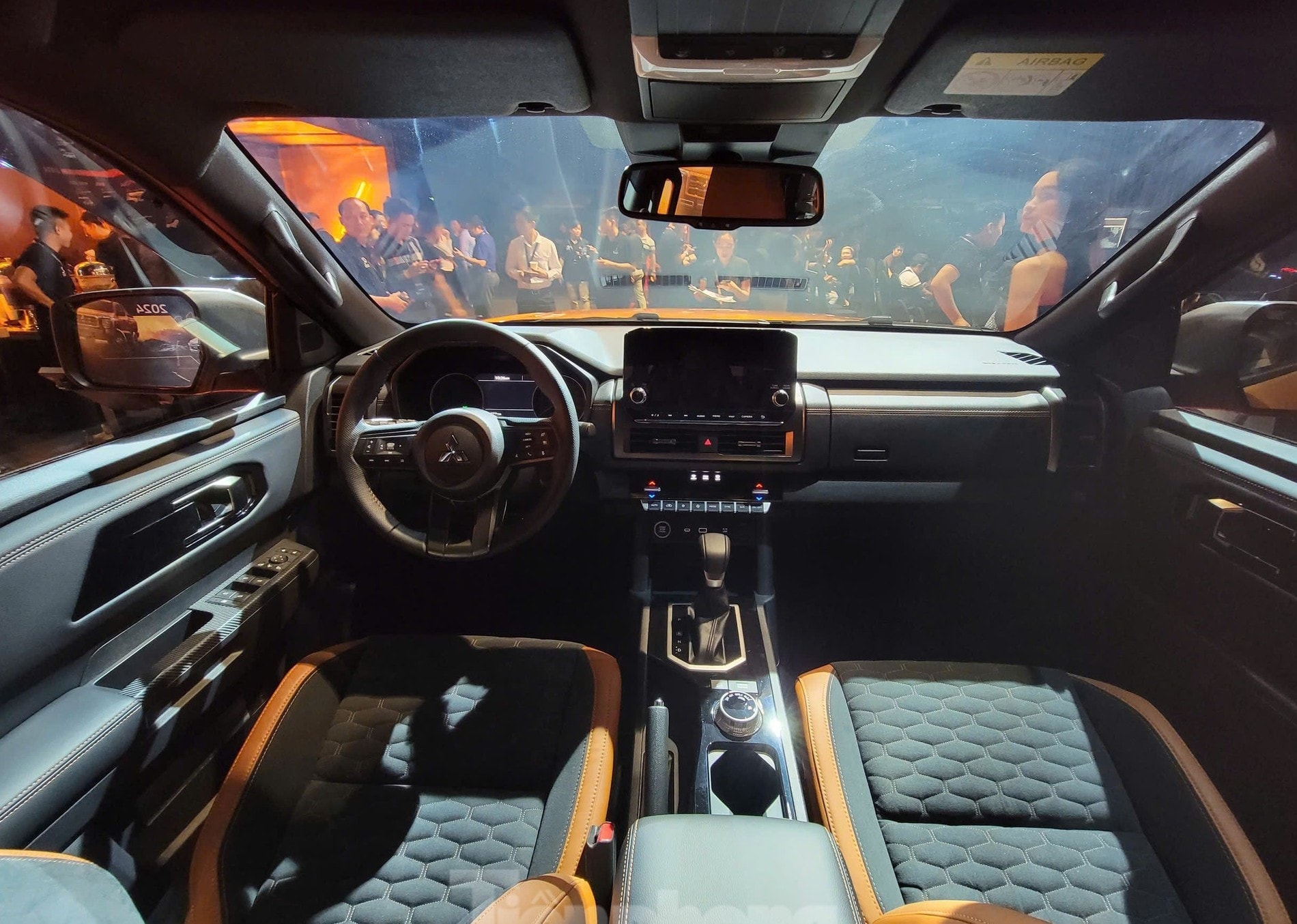 mitsubishi-3.jpg