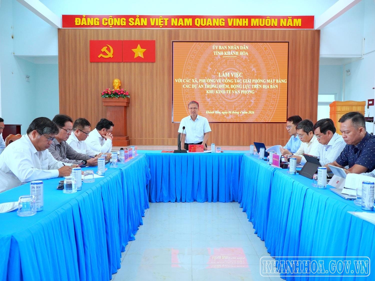 Hình ảnh tại buổi làm việc. Nguồn ảnh: UBND tỉnh Khánh Hòa Hình ảnh tại buổi làm việc. Nguồn ảnh: UBND tỉnh Khánh Hòa