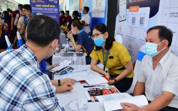 Người 36-49 tuổi có nhu cầu việc làm cao nhưng khó khăn khi ứng tuyển