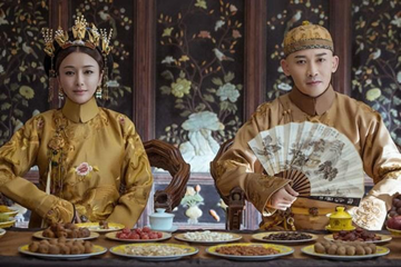Vị vua tốn 15.000 lượng bạc mỗi năm chỉ cho việc ăn uống, mỗi bữa có hơn 100 món