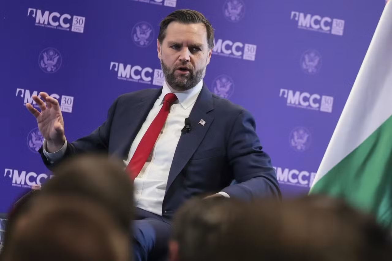 Phó Tổng thống Mỹ JD Vance. Phó Tổng thống Mỹ JD Vance: Thỏa thuận ngừng bắn với Iran vẫn 'mong manh' - Ảnh 1.