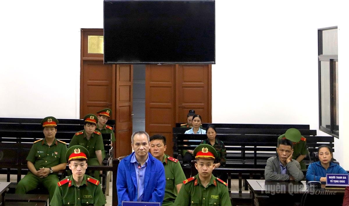 tu-hinh-vi-giet-nguoi-bang-vu-khi-quan-dung-1_20260407081201.jpg
