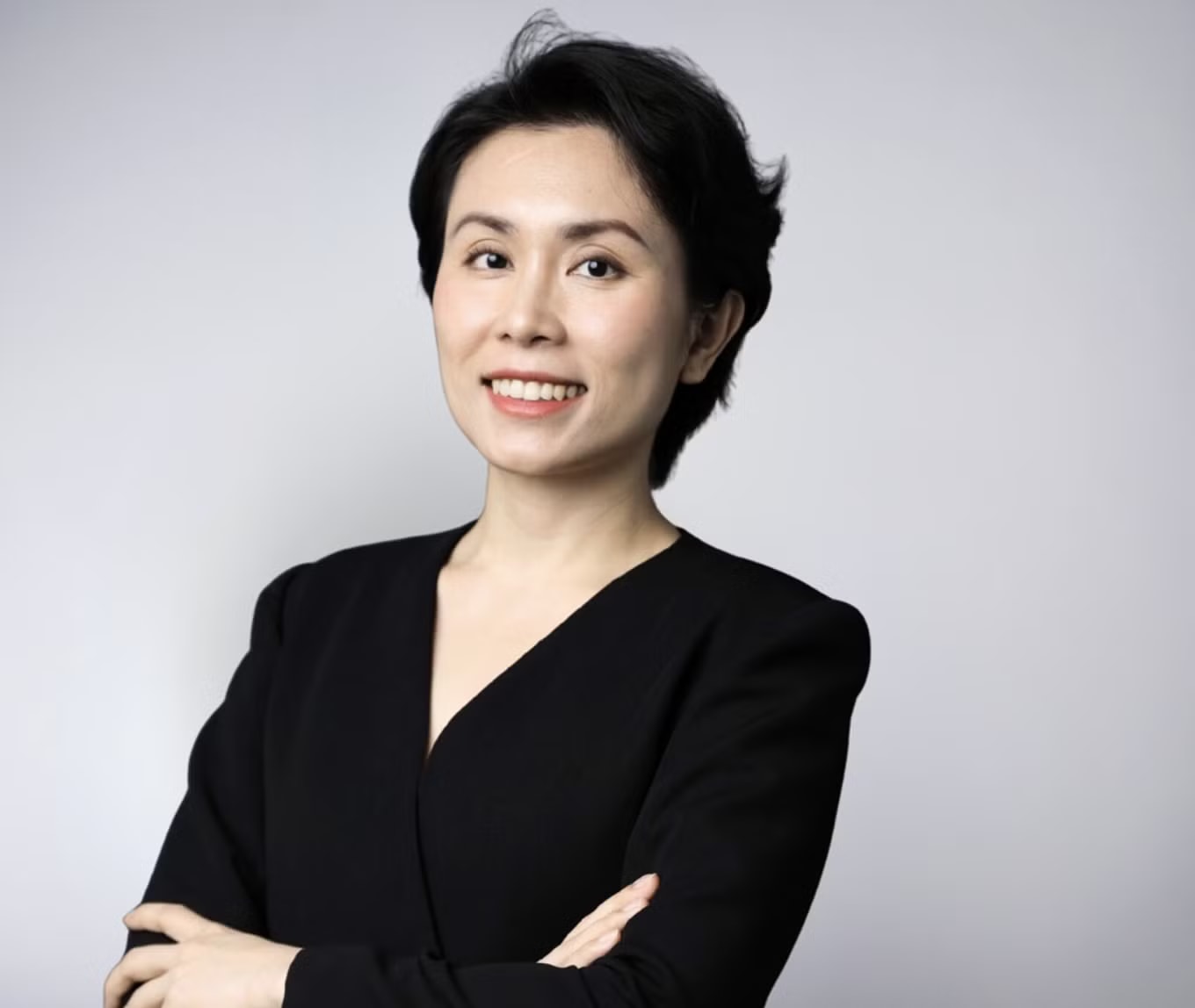 Bà Lê Thị Huyền Trang - Tổng Giám đốc JLL Việt Nam. Vì sao giá căn hộ ở Hà Nội đắt hơn TPHCM? - Ảnh 2.