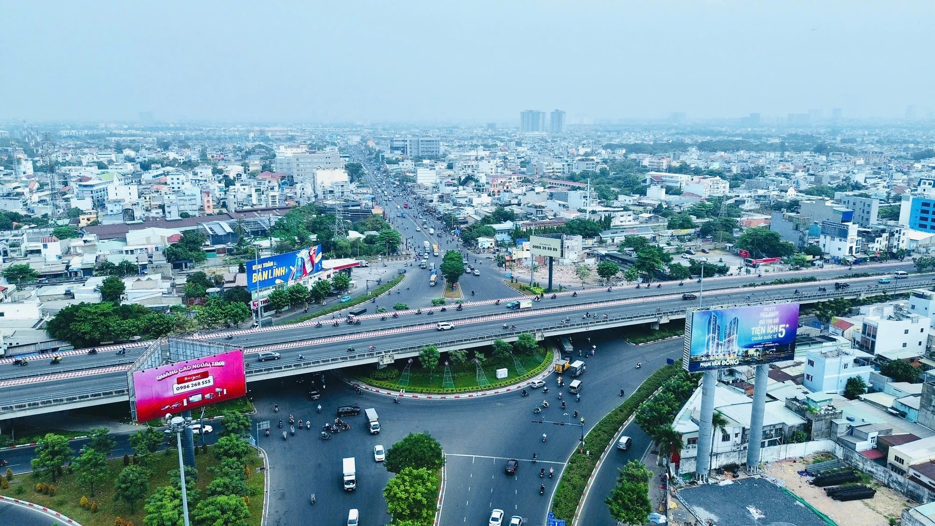 Tuyến đường trên cao nghìn tỷ, giải cứu kẹt xe phía Đông Bắc phải đổi thời điểm khởi công- Ảnh 2. Tuyến đường trên cao nghìn tỷ, giải cứu kẹt xe phía Đông Bắc phải đổi thời điểm khởi công- Ảnh 2.