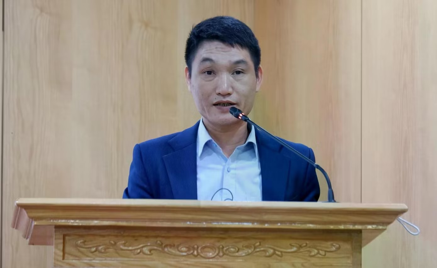 Ông Nguyễn Anh Tuấn - Trưởng phòng Dầu khí, Cục Quản lý và Phát triển thị trường trong nước, Bộ Công Thương. Lý do điều chỉnh giá xăng dầu lúc nửa đêm - Ảnh 1.