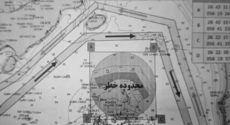 Lực lượng Vệ binh Cách mạng Hồi giáo Iran công bố các tuyến đường thay thế qua eo biển Hormuz. Ảnh: Al Jazeera Iran công bố bản đồ giúp tàu thuyền tránh thủy lôi ở eo biển Hormuz - Ảnh 1.