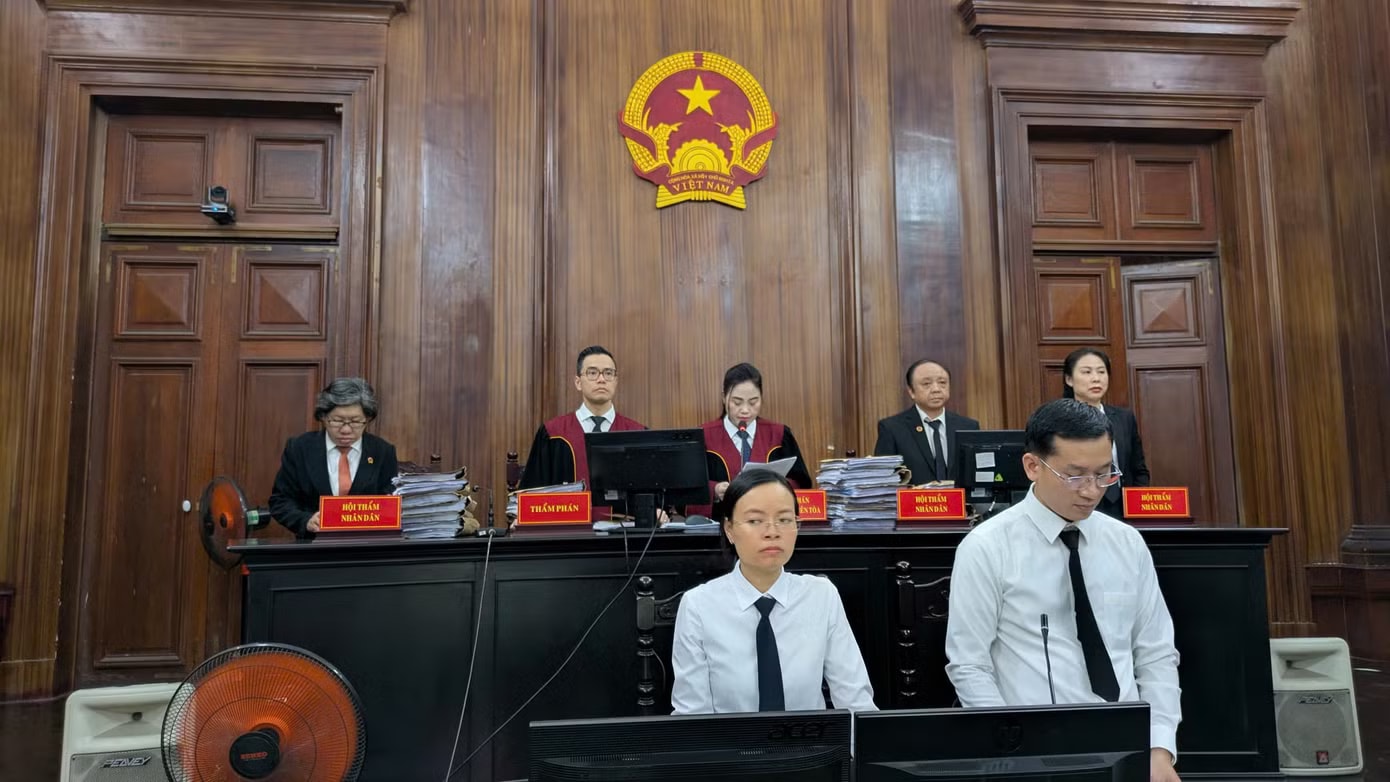 HĐXX công bố thông tin tại phiên tòa chiều 8/4 Luật sư nêu lý do cựu Giám đốc Sở Tài chính TPHCM Đào Thị Hương Lan chưa thể về nước - Ảnh 1.