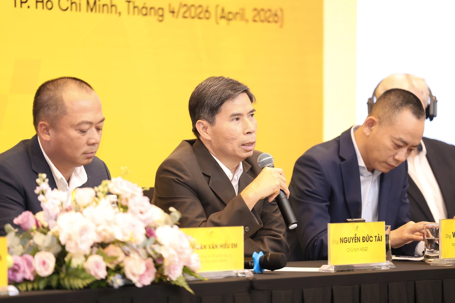 Áp triết lý 'có chơi có chịu' với dàn lãnh đạo cấp cao Thế Giới Di Động, ông Nguyễn Đức Tài vẫn trả 300 triệu đồng/tháng cho một lãnh đạo U90 - Ảnh 4.