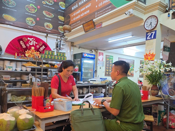 Công an phát thông báo quan trọng đến các hộ kinh doanh tại Hà Nội
