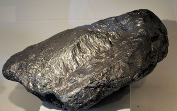 Đấu giá 300 tấn quặng graphite - một loại vật liệu có thể dùng trong sản xuất pin lithium-ion