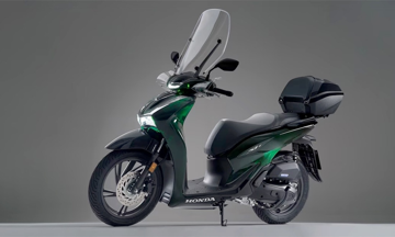 Lô xe ga Honda vừa về Việt Nam có gì mà giá ngang ô tô mini?