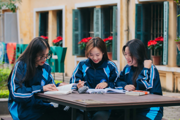 Năm nay, sinh viên sẽ được miễn 100% học phí với những chuyên ngành này, có ngành còn được nhận thêm gần 4 triệu đồng
