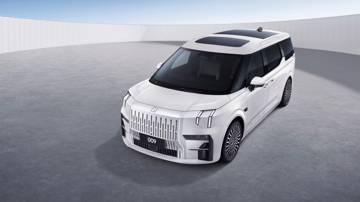 Trung Quốc tung mẫu xe điện sạc siêu nhanh trong 10 phút, tăng tốc từ 0 lên 100 km/h chỉ trong 4 giây