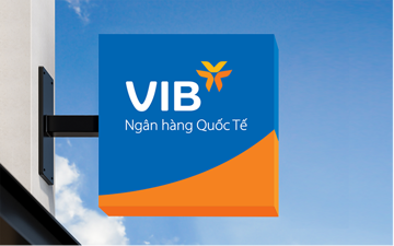 Vợ Phó Chủ tịch VIB nâng sở hữu lên gần 110 triệu cổ phiếu, con gái đăng ký thoái sạch vốn