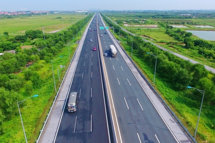 Quốc lộ nối Thủ đô đến tỉnh có sân bay lớn nhất miền Bắc sắp được nâng cấp thành cao tốc với vốn đầu tư 12.000 tỷ- Ảnh 1. Quốc lộ nối Thủ đô đến tỉnh có sân bay lớn nhất miền Bắc sắp được nâng cấp thành cao tốc với vốn đầu tư 12.000 tỷ- Ảnh 1.