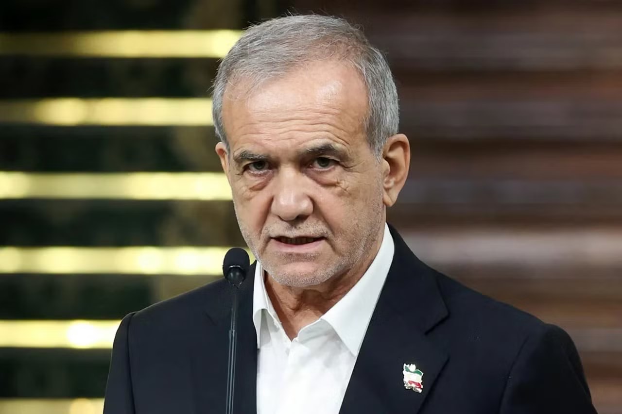 Tổng thống Iran Masoud Pezeshkian, Tổng thống Iran Pezeshkian: Đàm phán với Mỹ không phải là đầu hàng - Ảnh 1.