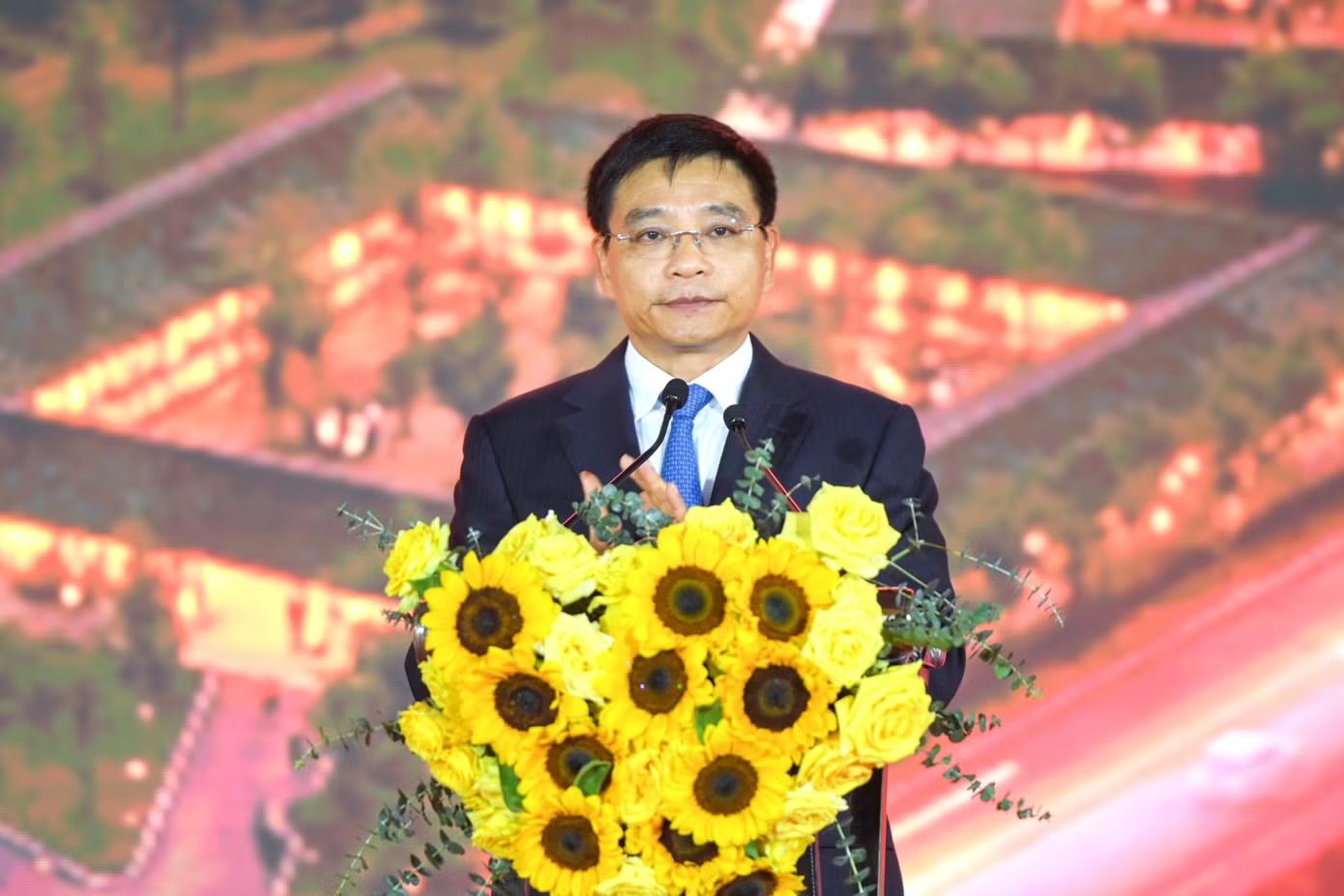 Phó Thủ tướng Chính phủ Nguyễn Văn Thắng phát biểu tại buổi lễ. Động thổ dự án cáp treo hơn 2.000 tỷ đồng tại Điện Biên - Ảnh 3.