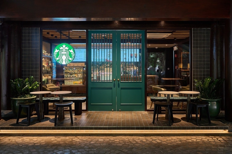Starbucks tiếp tục mở cửa hàng đậm chất truyền thống thứ 2 ngay tại Di sản thiên nhiên thế giới của Việt Nam- Ảnh 2. Starbucks tiếp tục mở cửa hàng đậm chất truyền thống thứ 2 ngay tại Di sản thiên nhiên thế giới của Việt Nam- Ảnh 2.