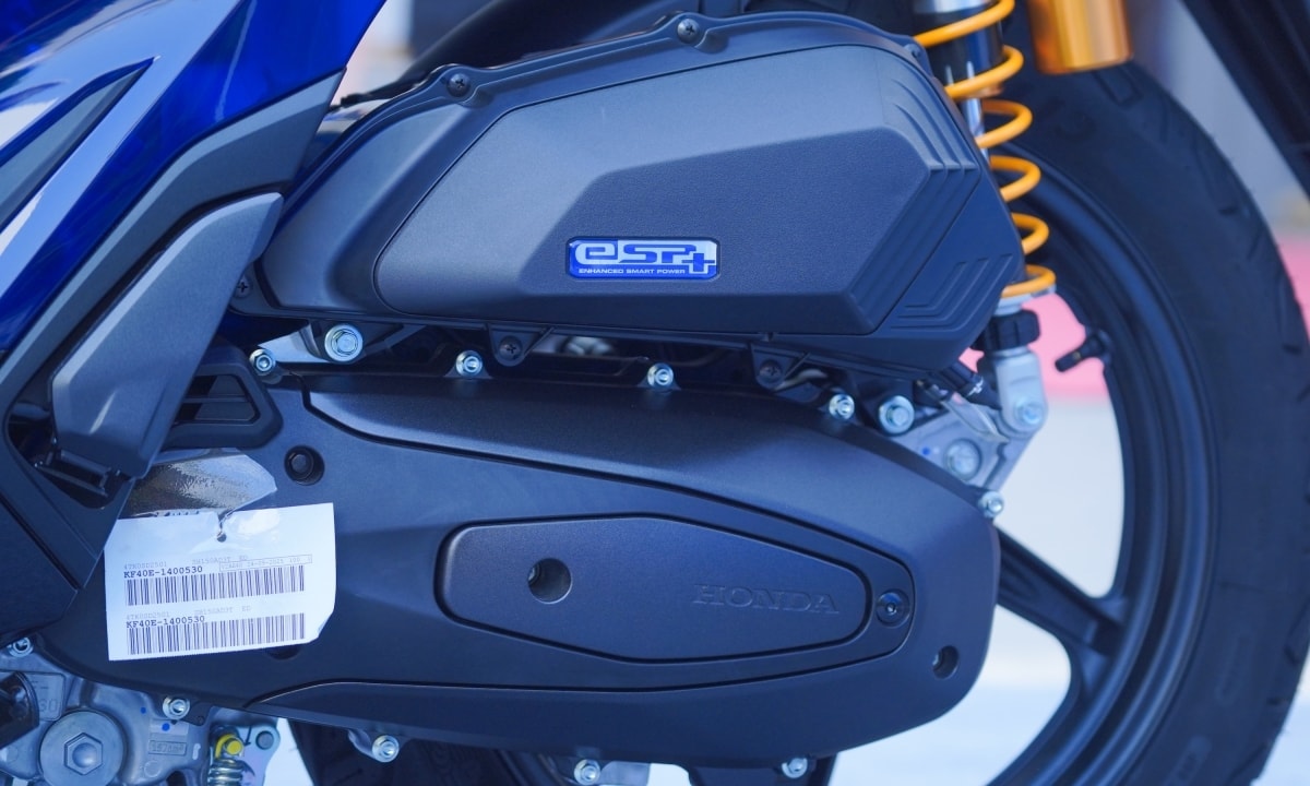 Cận cảnh Honda SH 150i Vetro Blue giá 235 triệu: Dàn áo trong suốt có gì đặc biệt? - Ảnh 6.