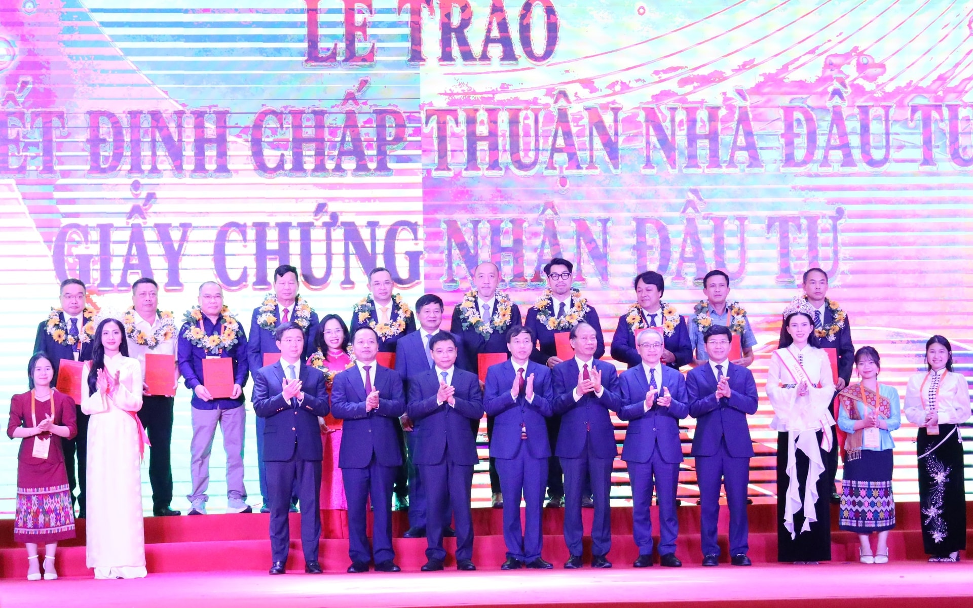 Vingroup và Sun Group cùng rót vốn vào một tỉnh được mệnh danh là vùng đất lịch sử của Việt Nam - Ảnh 1.