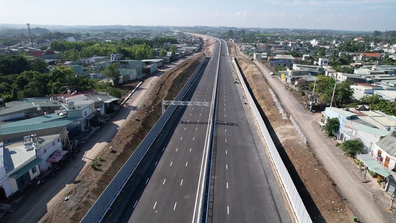 Việt Nam tăng tốc nâng cấp hạ tầng quy mô chưa từng có: Đưa hơn 3.800km cao tốc vào khai thác, thêm 2.100km đang triển khai- Ảnh 1. Việt Nam tăng tốc nâng cấp hạ tầng quy mô chưa từng có: Đưa hơn 3.800km cao tốc vào khai thác, thêm 2.100km đang triển khai- Ảnh 1.