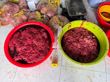 Bắt đối tượng dùng huyết heo và hóa chất 'phù phép' hơn 65 tấn thịt heo thành thịt bò ra thị trường, thu lợi hàng tỷ đồng