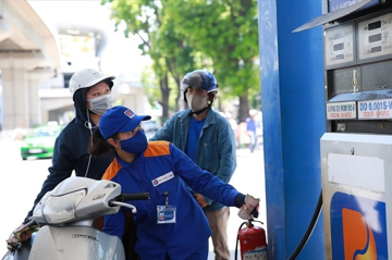 Hành vi tưởng ‘vô hại’ này khi đi đổ xăng sẽ bị phạt tới 25.000.000 đồng, cần lưu ý và chấp hành nghiêm chỉnh