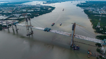 Sắp hợp long cầu dây văng có tĩnh không cao nhất Việt Nam 55m, khép kín cao tốc 58km, mở trục kết nối thẳng sân bay Long Thành