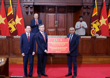 Tập đoàn 20.000 nhân sự của Việt Nam khai phá thị trường 4.000 tỷ USD, tặng ngay 100 tấn nguyên liệu cho nước sở tại