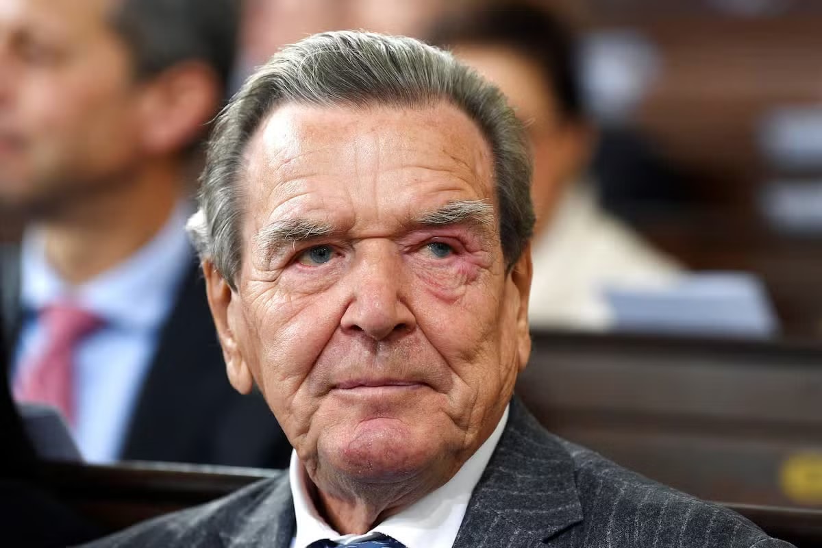 Cựu Thủ tướng Đức Gerhard Schroeder. (Ảnh: Reuters) Châu Âu phản đối ý tưởng của Tổng thống Nga Putin - Ảnh 2.