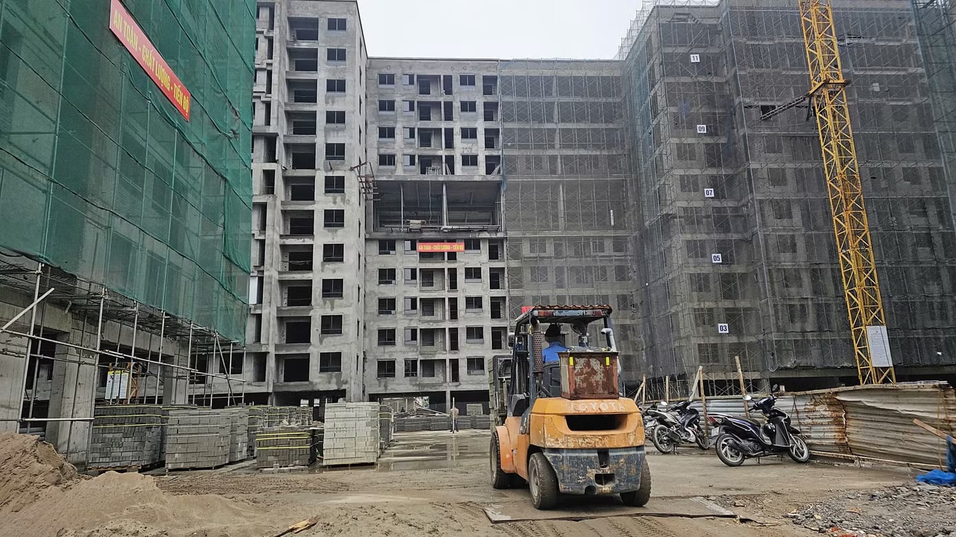 Trường hợp người dân chỉ có đất, chưa có nhà vẫn đủ điều kiện mua nhà ở xã hội theo quy định mới của Nghị định 54/2026. Trong ảnh: Một khu nhà ở xã hội đang triển khai tại Hà Nội (Ảnh: Ninh Phan) Chỉ có đất, chưa có nhà vẫn được mua nhà ở xã hội - Ảnh 1.