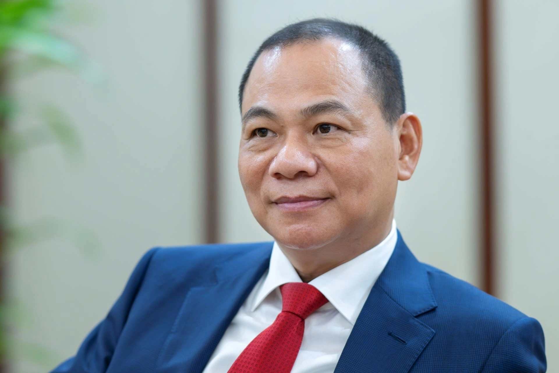 Vingroup kiện 68 cá nhân, tổ chức: Loạt YouTuber, Facebooker gỡ bài, xin lỗi - Ảnh 1.