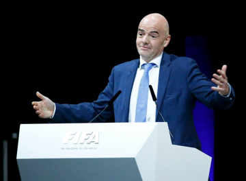 Ai chi 52 tỷ mua vé World Cup sẽ được Chủ tịch FIFA phục vụ hot dog và Coca 'tận răng"