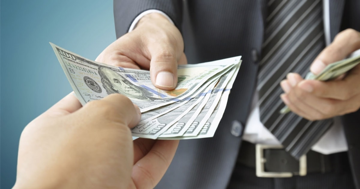 Một doanh nghiệp bảo hiểm sắp trả cổ tức tiền mặt 12%, chốt quyền ngay trong tháng 5