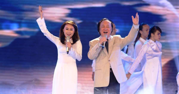 NSND từng làm Thứ trưởng, được phong hàm Giáo sư, có vợ là Anh hùng Lao động, con trai là nhà sản xuất âm nhạc