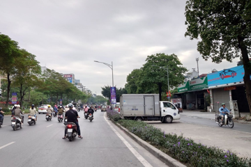Tin vui cho tài xế xe điện: Hà Nội chốt vị trí 4 bãi xe kết hợp trạm sạc trước thềm cấm xe xăng nội đô, có 'siêu' trạm trải dài 500m với 60 cổng sạc